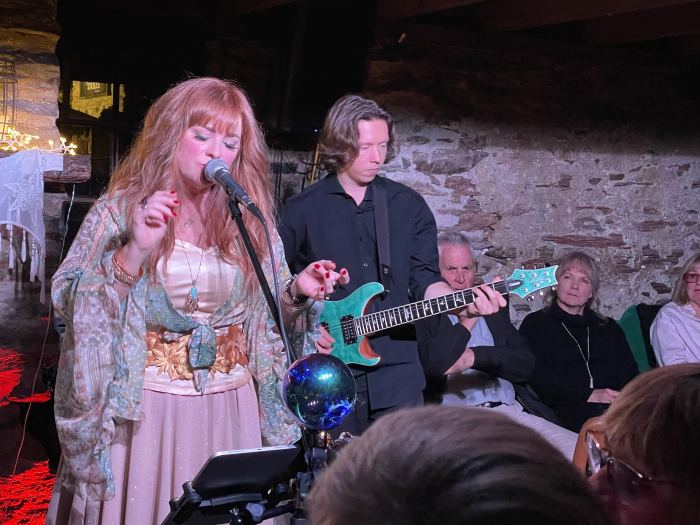 Tiny room concerts with Charlotte Graf